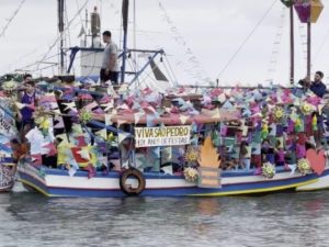 São Pedro: Terceiro dia da festa reúne fiéis e enaltece a fé no dia do Padroeiro