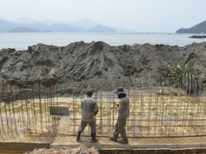 Obras de contenção da orla do Itaguá continuam em Ubatuba