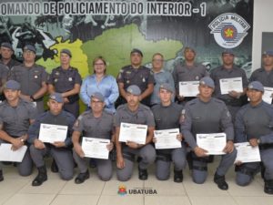 PMs de Ubatuba recebem homenagens por atuação na ocorrência de queda de avião